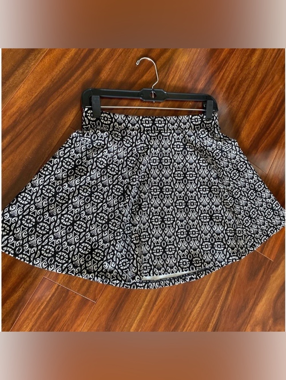 Aeropostale Black and White Patterned A-line mini Skirt